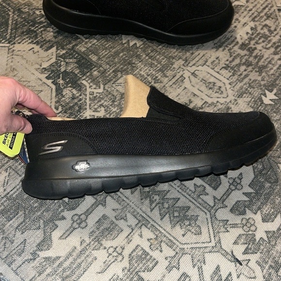 Skechers men’s GOwalk Max Clinched slip on shoes Size 12 Extra Wide - Picture 4 of 10